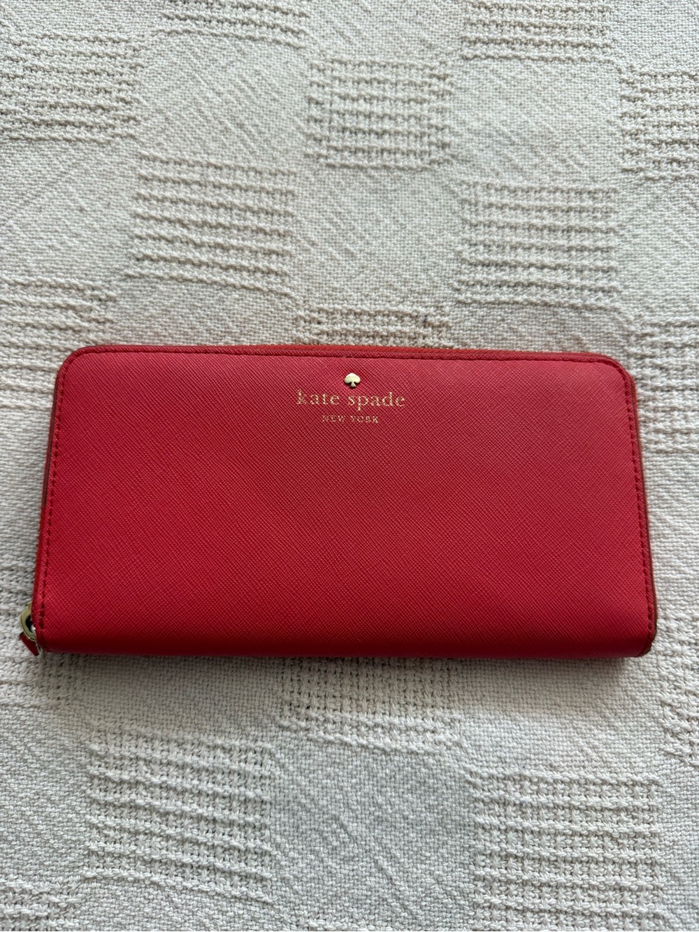 kate spade Red Saffiano Zip Wallet with Gold Logo